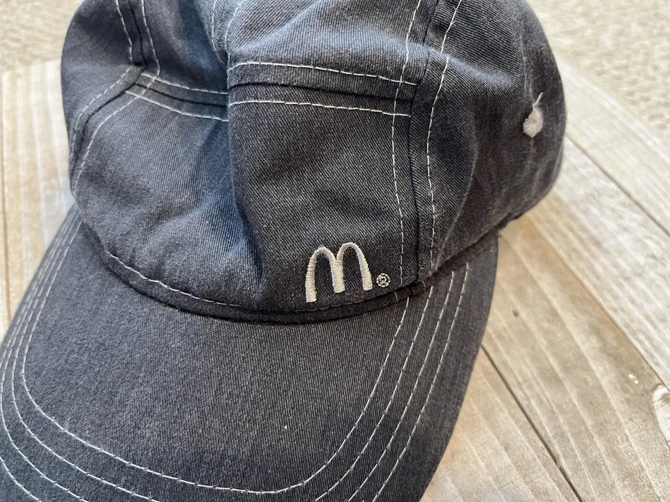 Uniforme McDonalds Timeless Elements Empleado Sombrero Gorra Ajustable Talla Única Gris Foto 2 de 4