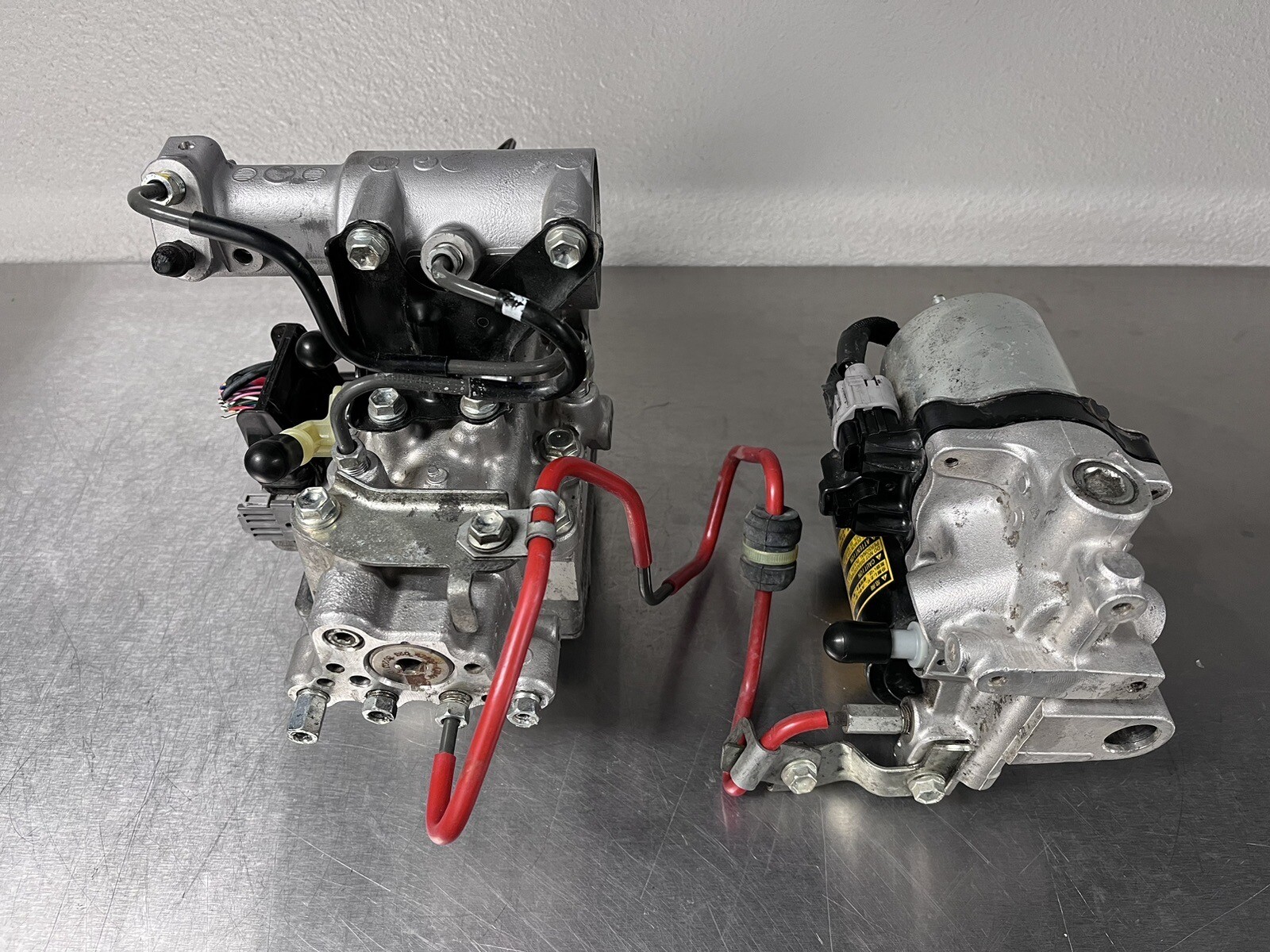 1015 Toyota Prius Hybrid AntiLock Brake ABS Pump Actuator Assembly