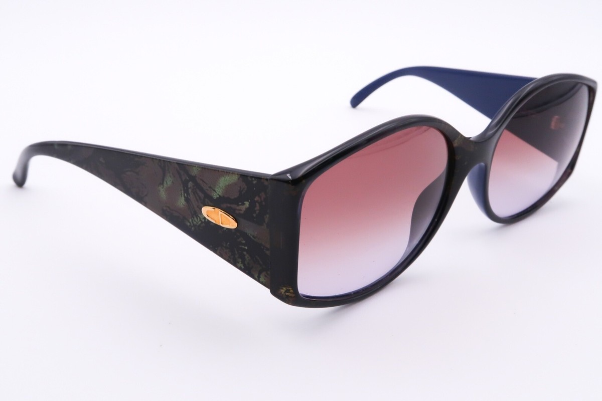 Beautiful Christian Dior sunglasses DIOR EYEWEAR MissDior B1U cat-eye gold-tone sunglasses | NET  main image 2