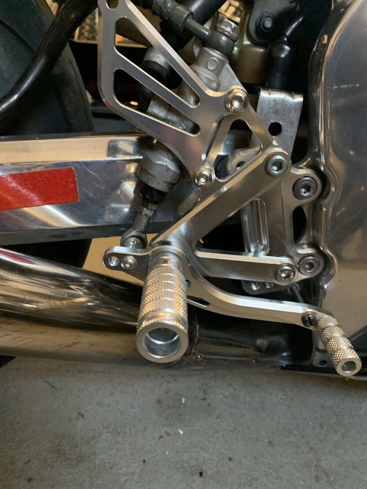 Juego de pedales traseros para Kawasaki Ninja ZX9R ZX900F 1999 2000 2001 2002 2003 Foto 4 de 4