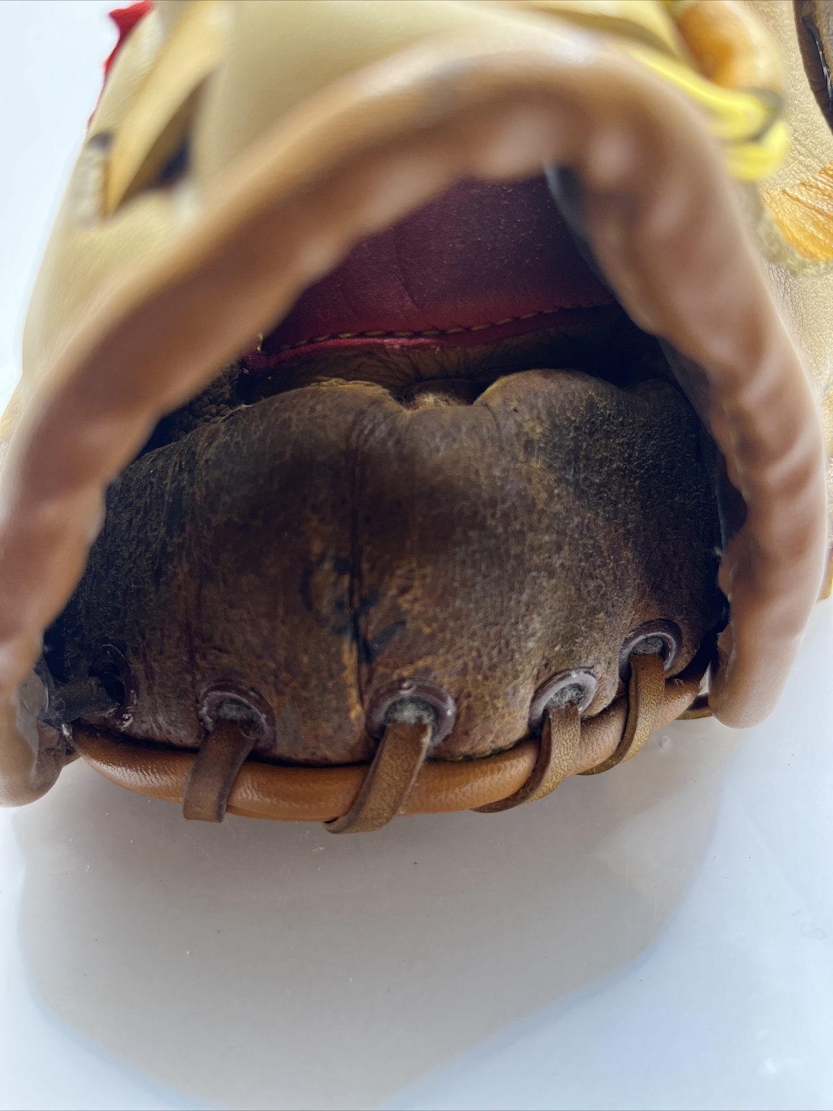 Rawlings Steve Avery RBG4 Fastback Holdster Padlock RHT Baseball Glove