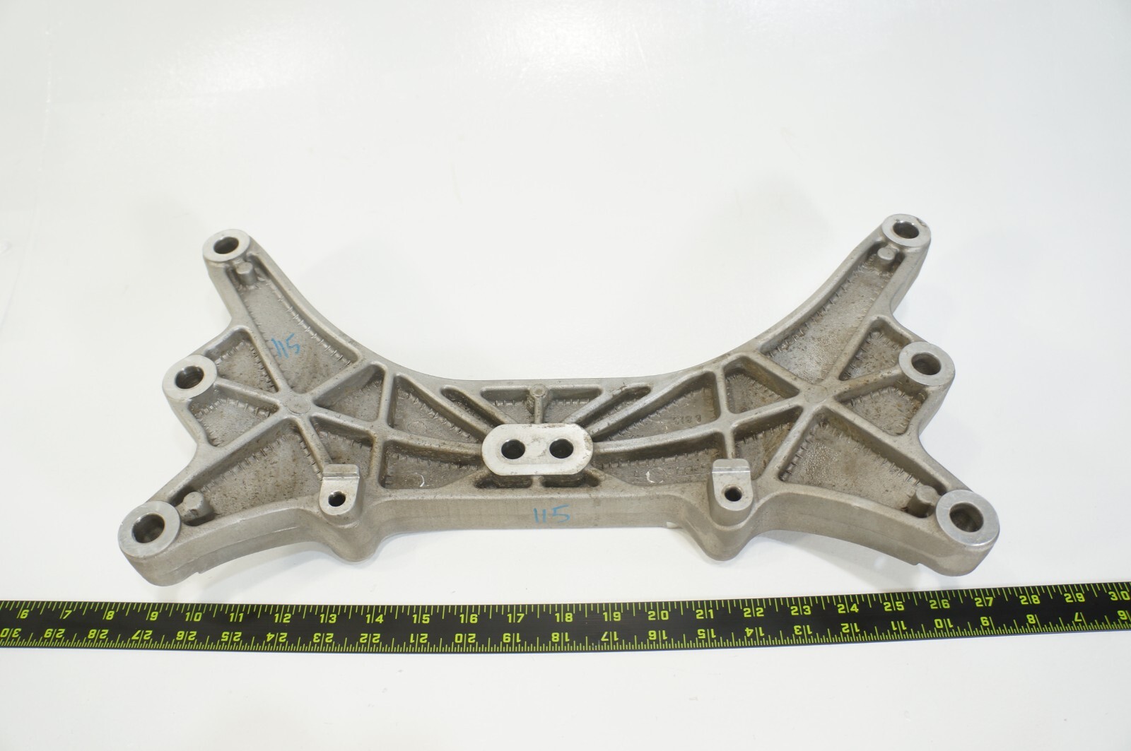 14-2017 Maserati Ghibli Transmission Crossmember Bracket Support 670003953