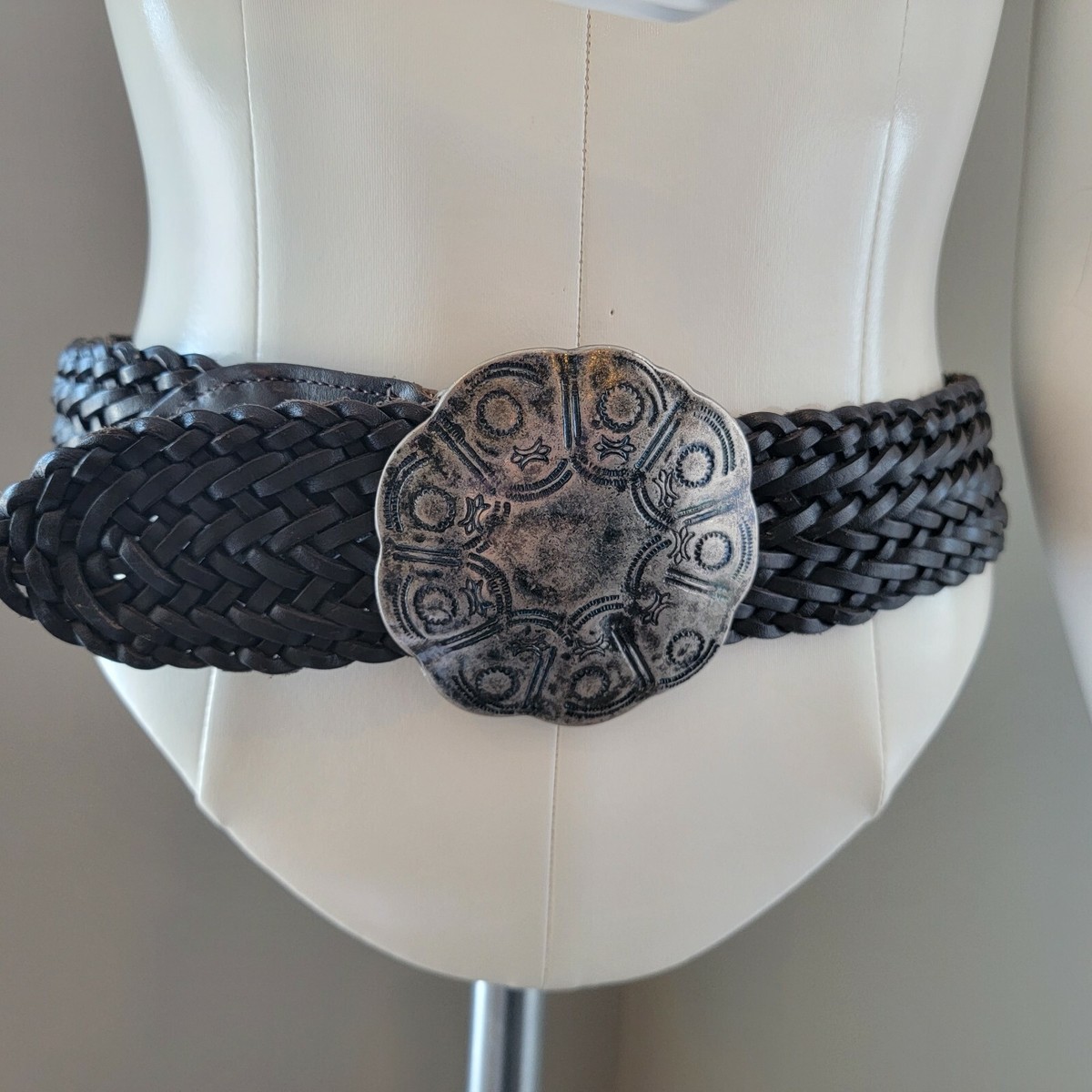 Vintage Abercrombie And Fitch Brown Leather Belt With Large Silver Buckle Abercrombie & Fitch ⭐️ Rare Abercrombie Buckle Leather  main image 4