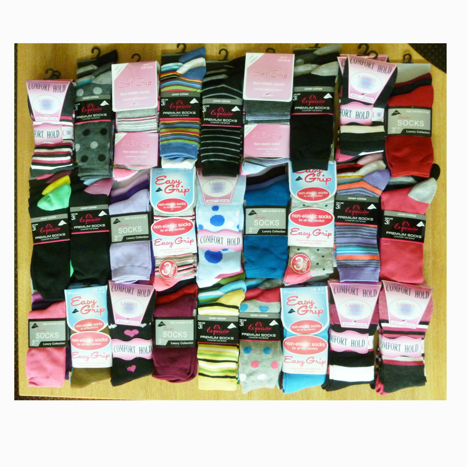 24 PAIRS OF LADIES GOOD QUALITY STYLE CASUAL SOCKS JOB LOT