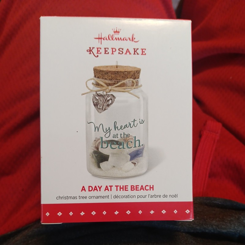 Hallmark Keepsake A Day At The Beach 2015 Ocean Sand Glass Ornament