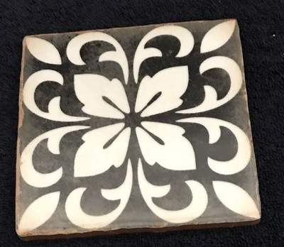DECORATIVE TILE 4.75 by 4.75~made in Spain~BLACK/OFF WHITE~SELL BY UNIT~80 units