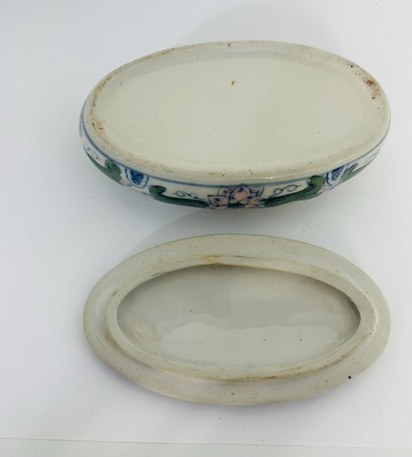 Vintage Chinese Hand Painted Pink Lotus Flower Porcelain Oval Trinket Box - Picture 4 of 7