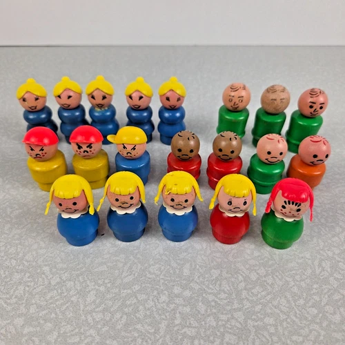 Vintage Fisher Price Little People Lot of 20 Wooden Figures Mom Dad Kids