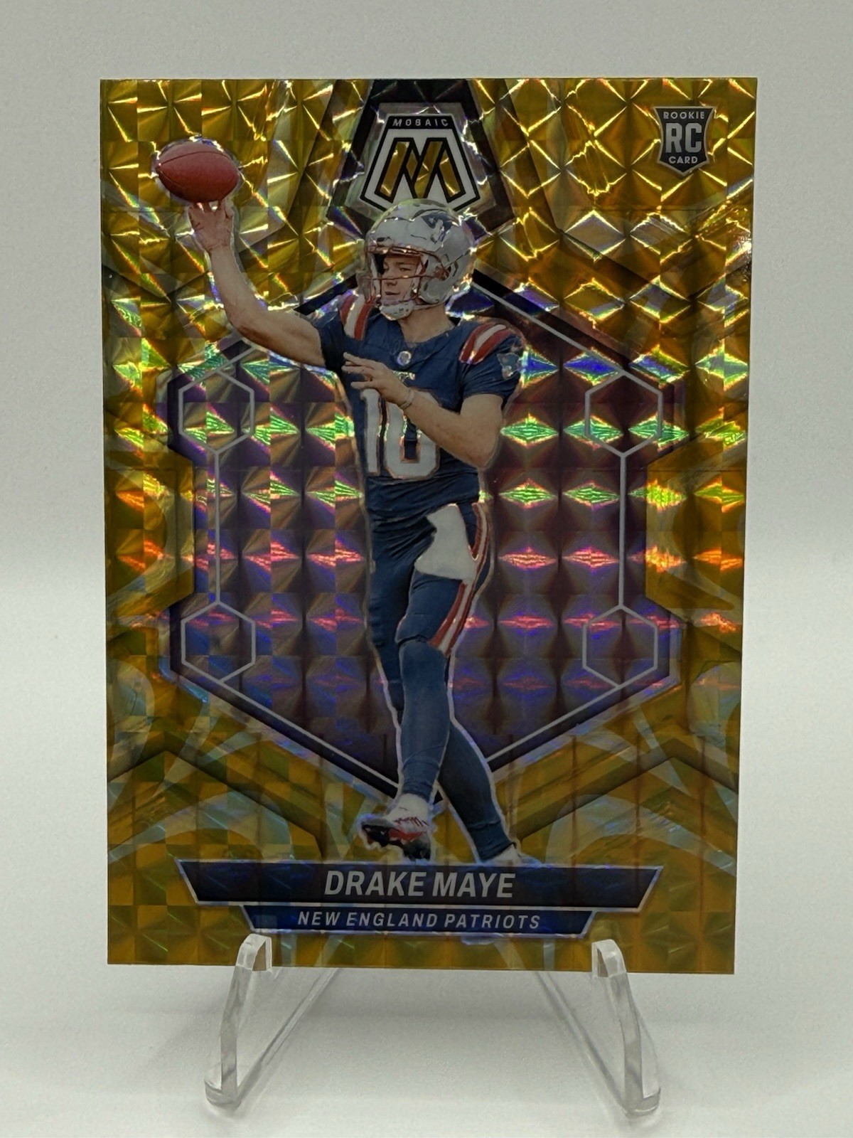 2024 Panini Mosaic - Rookies Drake Maye #303 Reactive Yellow Mosaic Prizm (RC)