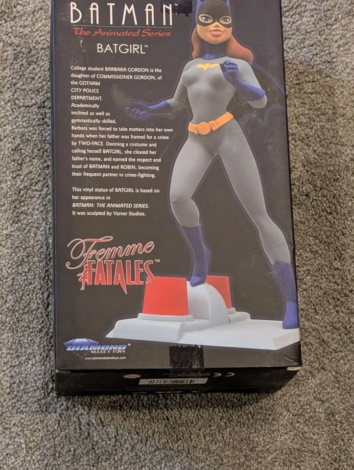 Estatueta DC Batman the Animated Series Femme Fatales Batgirl - Nova! - Imagem 2 de 2