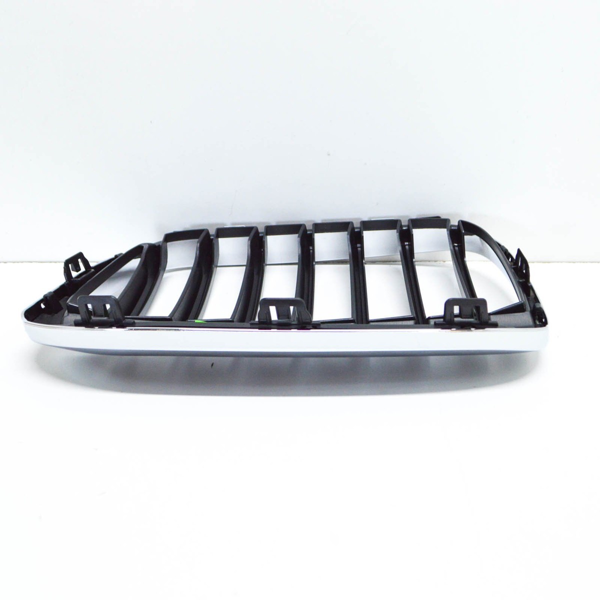 BMW X1 F48 Radiator Right Grille X Line 51117383366 7383366 2015  