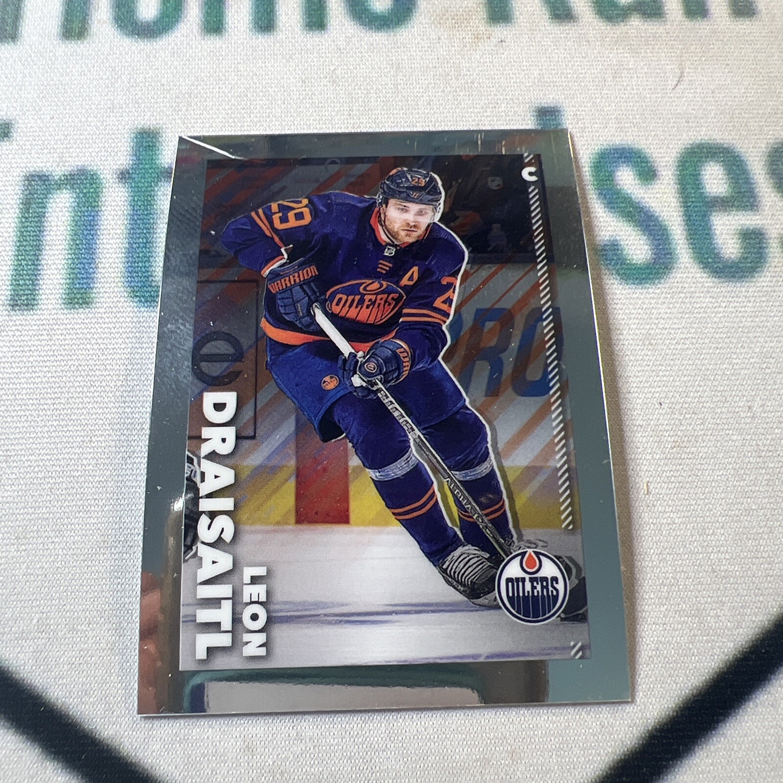 Leon Draisaitl 2022-23 Topps Chrome NHL Sticker Card #194 OILERS