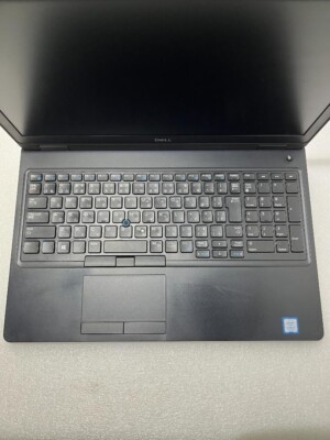 Dell Latitude 5590 P60F Intel Core i3-7130U 2.7GHz SSD 128GB