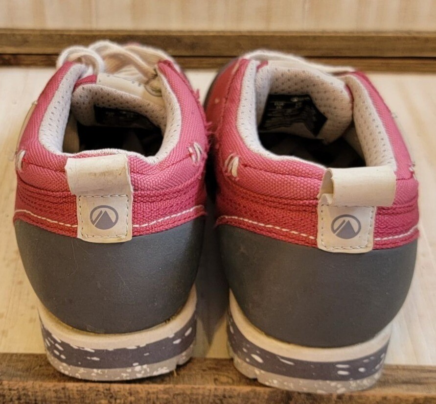 Uppi youth hiking shoes size 5.5 eBay