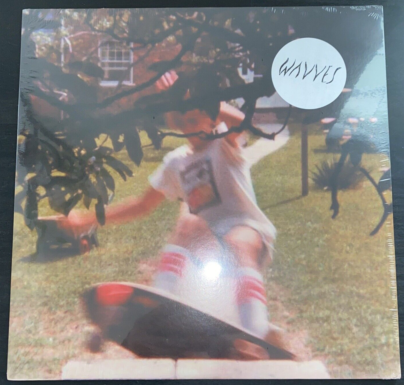 WAVVES ВЫПУСКАЕТ ОДНОИМЕННЫЙ ВИНИЛОВЫЙ АЛЬБОМ SEALED MINT