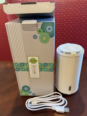 SCENTSY GO SOLID WHITE AND ONE USB CABLE NEW IN BOX