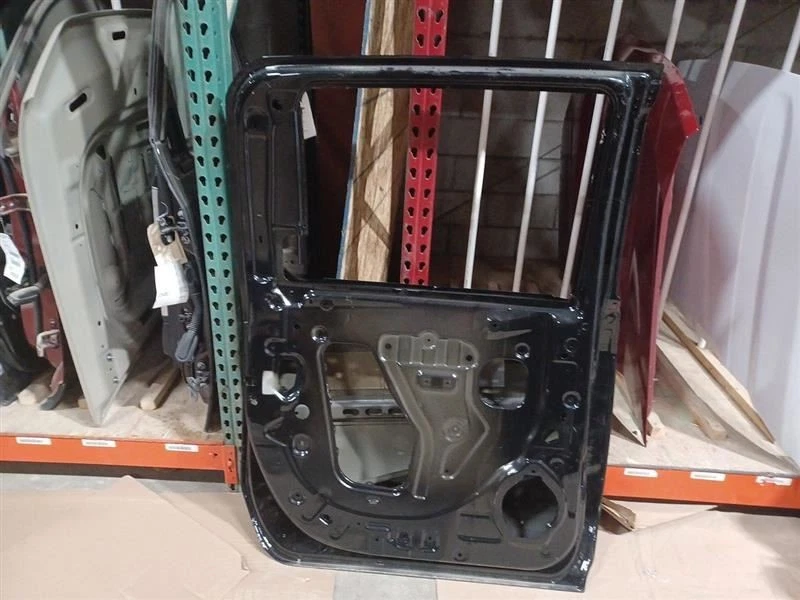 Driver Rear Side Door Crew Cab Opt Ako Fits 20-23 SILVERADO 2500 PICKUP 2903670 - Image 3 of 4