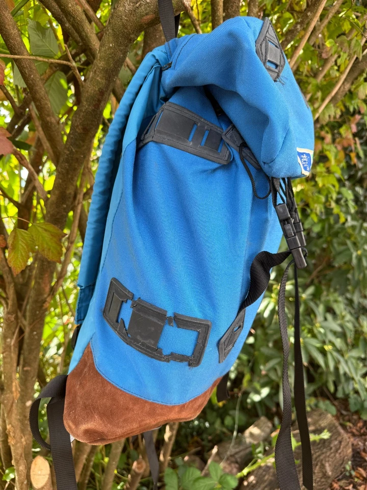 Mochila vintage PRODUCTOS AL AIRE LIBRE PARTE INFERIOR DE CUERO AÑOS 70 80 AZUL Mochila Bolsa para libros Foto 4 de 4