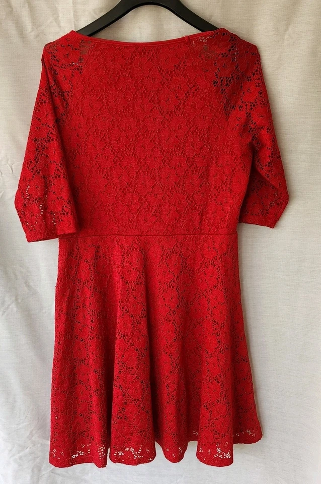 Rue 21 Red Dress XL 码 舒适玫瑰图案 — 第 4/4 张图片