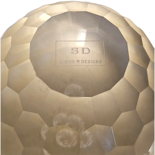 Klar Kunst Glas Kugel Briefbeschwerer facettiert Waben schwer Simon Designs 3 - Bild 4 von 4
