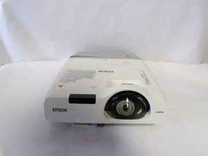 Epson H674A PowerLite 520 3LCD Projector 3044 Lamp Hours) (B4580)