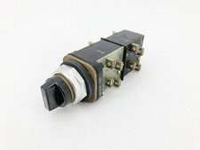 New Allen Bradley 800T-J2C15 Ser. N Selector Switch 600VAC 3 Position - No Box