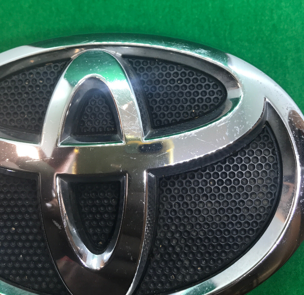 Buy Toyota Corolla Axio 2012-2019 Front Grill Logo In Pakistan - Foto 1