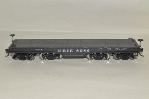 HO scale Athearn Erie RR 4-truck heavy duty flat car train MW KD's