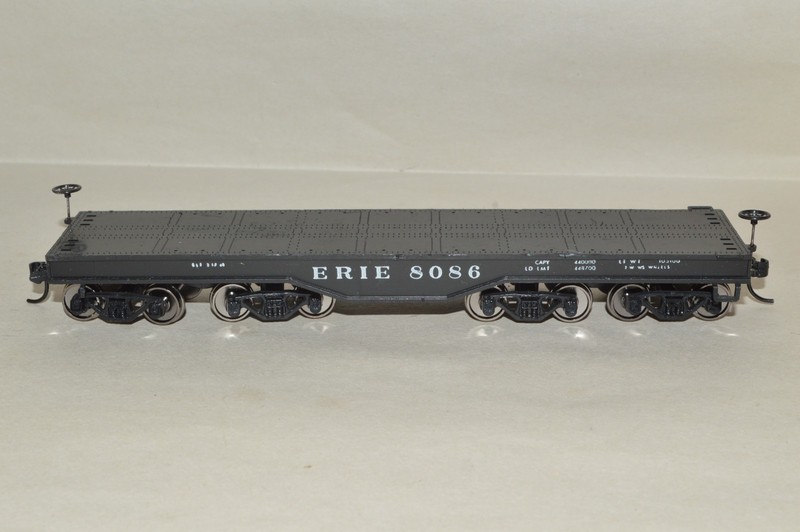 HO scale Athearn Erie RR 4-truck heavy duty flat car train MW KD's
