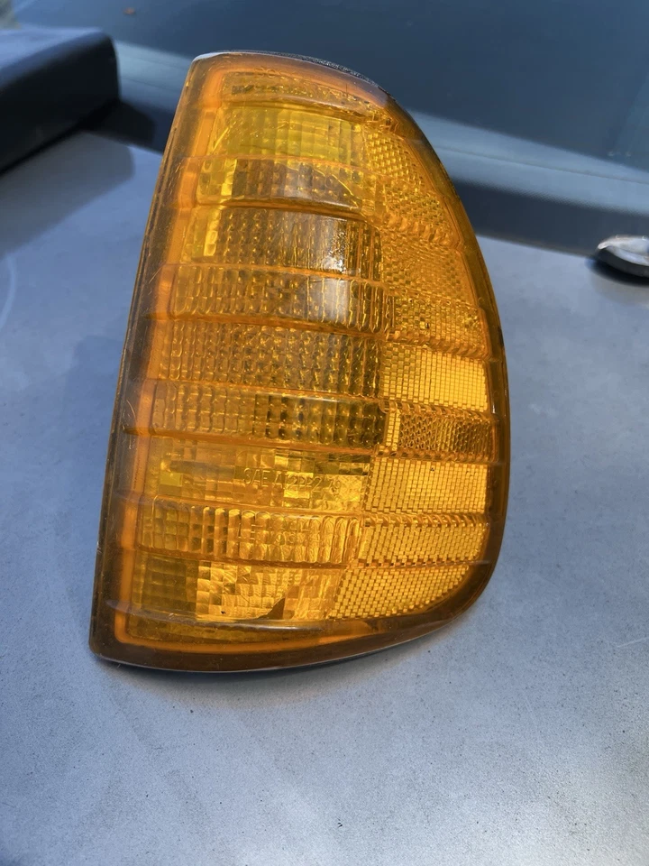 Mercedes-Benz W123 1977-1985 Bosch intermitente 240D 280E 230 300D 300CD 300TD LH Foto 2 de 4