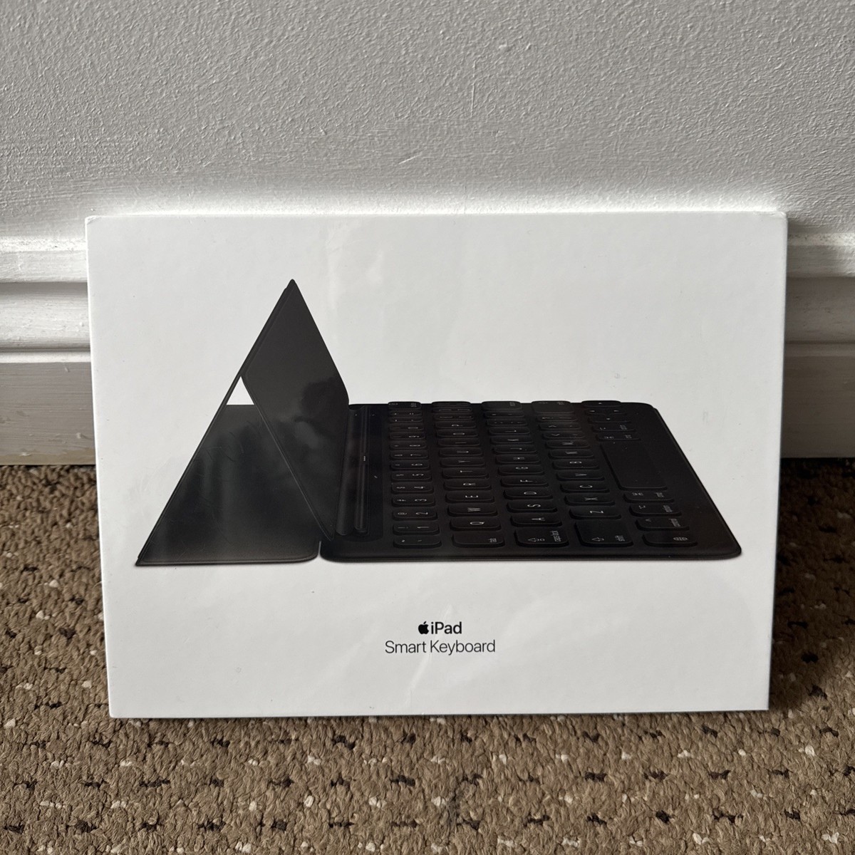 【新品未開封】Apple iPad Smart Keyboard A1829 Apple Smart Keyboard for iPad 7th Gen, iPad 8th Gen, iPad