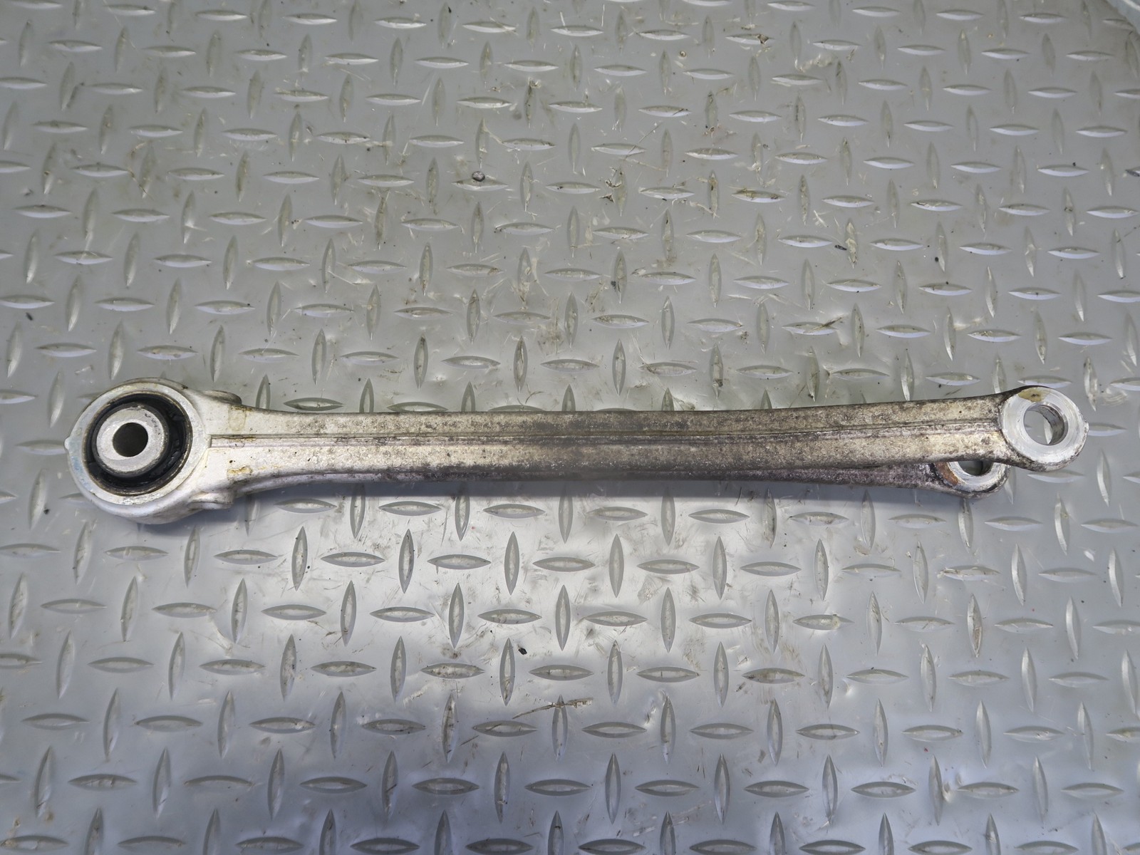 2017-2020 MASERATI LEVANTE M161 REAR LEFT UPPER & LOWER CONTROL ARM SET OF 5