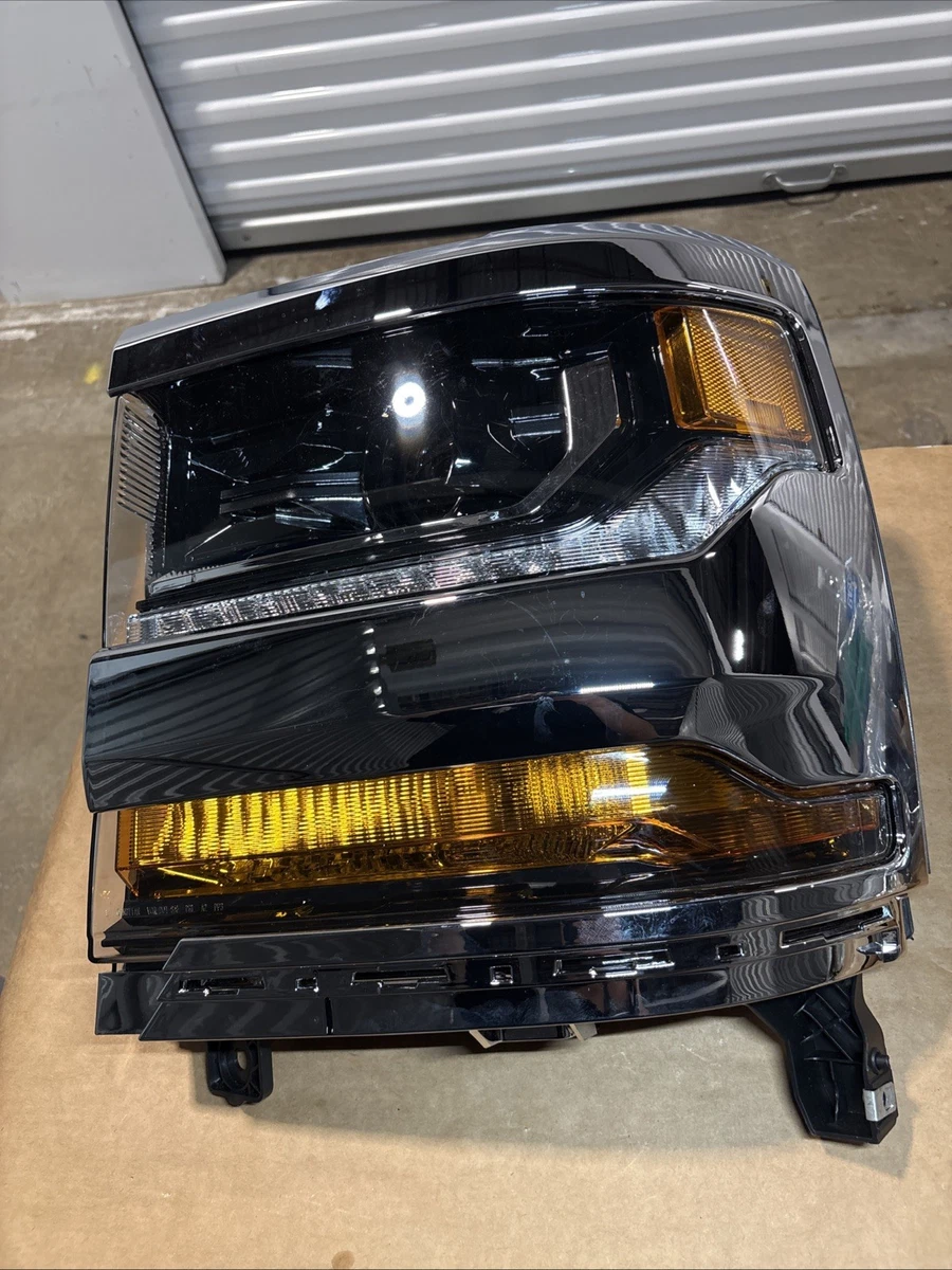 2016-2018 Chevrolet Silverado 1500 Left Driver Side Headlight photo 1