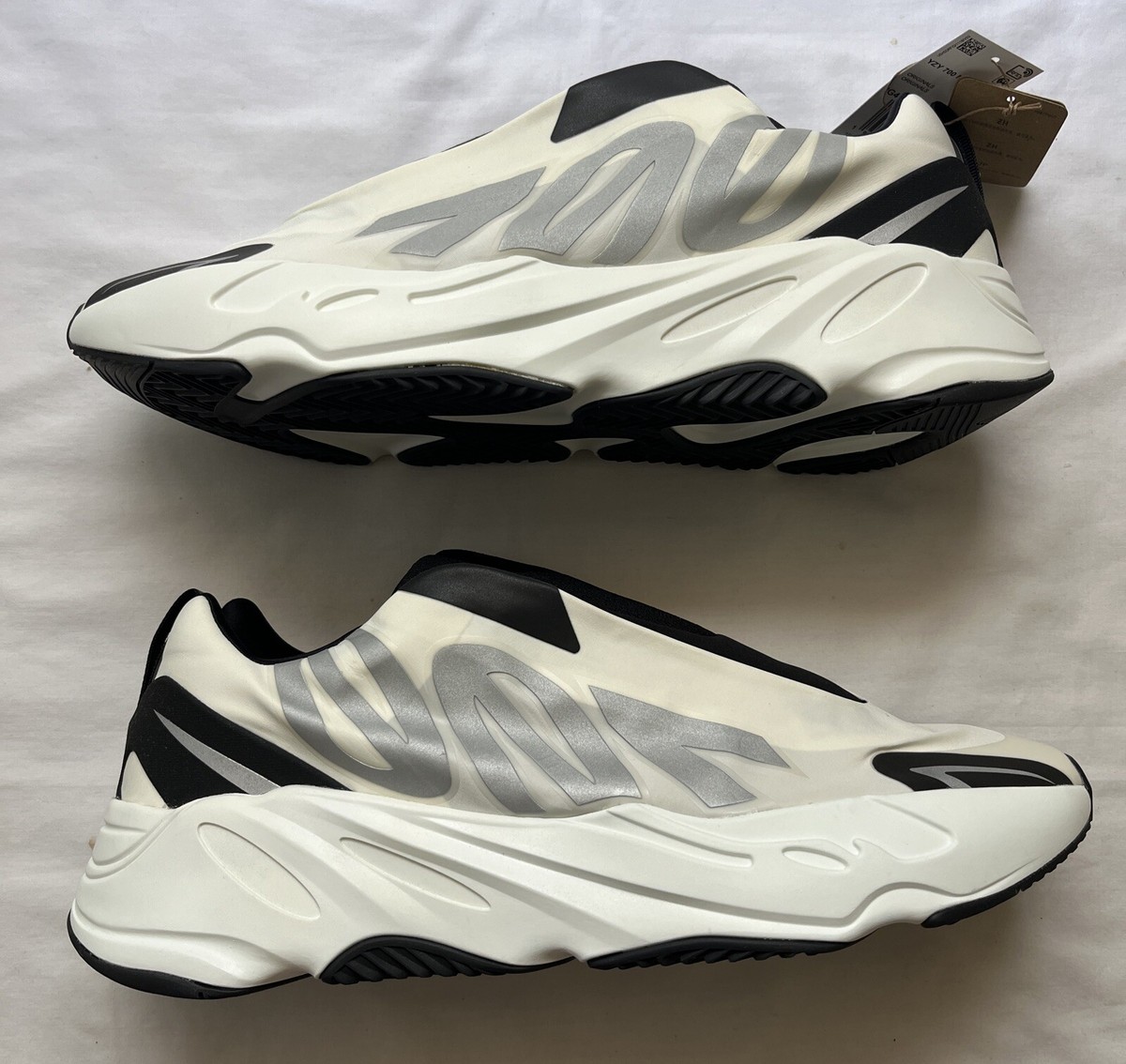 Size 17 - adidas Yeezy Boost 700 MNVN Laceless Analog | eBay