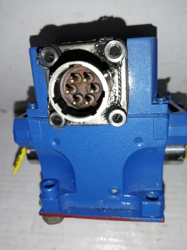 RARE PIECE D AVION SERVO VALVE BRAKE MESSIER HISPANO BUGATTI F6137 SEMBLE NEUF - Photo 3/4