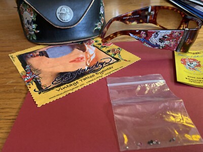 VINTAGE SUN GLASSES ED HARDY ESH-004 (BEAUTIFUL GHOST) WITH  display picture 2