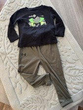 Under Armour Long Sleeve Shirt Joggers set size 12 M