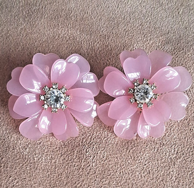 J. Crew Pink Lucite Rhinestone Center Full Bloom Flower Pierced Earrings 1.5''