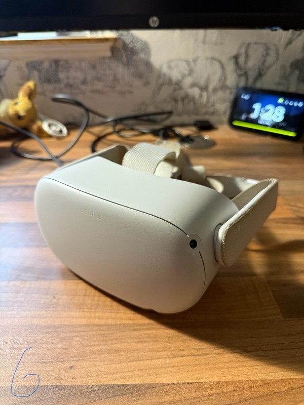 Meta Quest 64GB VR Headset Only- SUN SPOT see photos