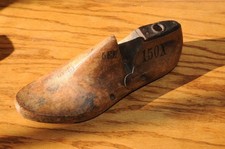 Vintage Wooden Shoe Lasts Cobbler Shoe Form Mold Size 5EE -150X Well Used Old  