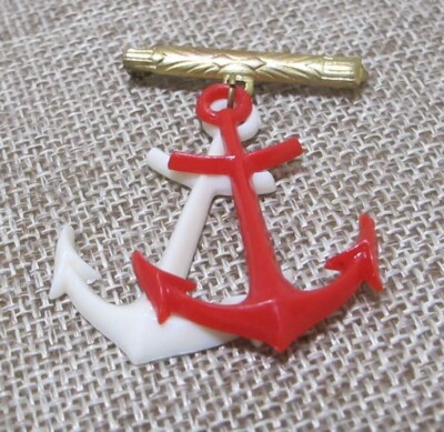 Vtg Red & White Plastic Anchor Dangles Etched Gold Tone Bar Pin Brooch C Clasp