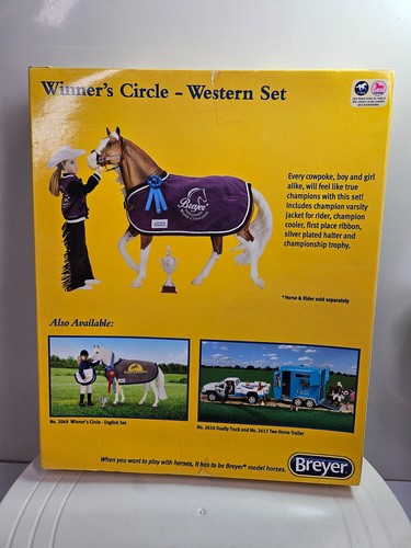 Breyer 2063 Winner's Circle Western Set accessories for Traditional 1:9 scale - Picture 5 of 5