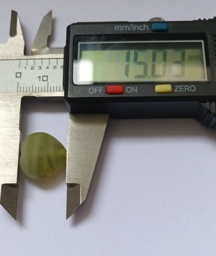 20 Stunning Frosted Glass Green Beads, Puffed Heart, 15mm Jewellery making - Picture 5 of 5