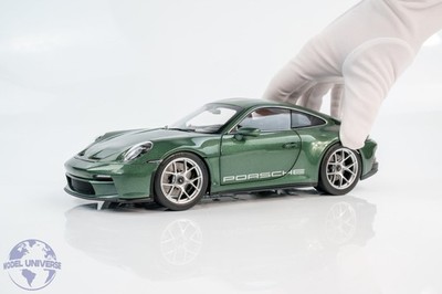 Norev - 1:18 Porsche 911 (992) S/T Malachite Green Metallic 2023