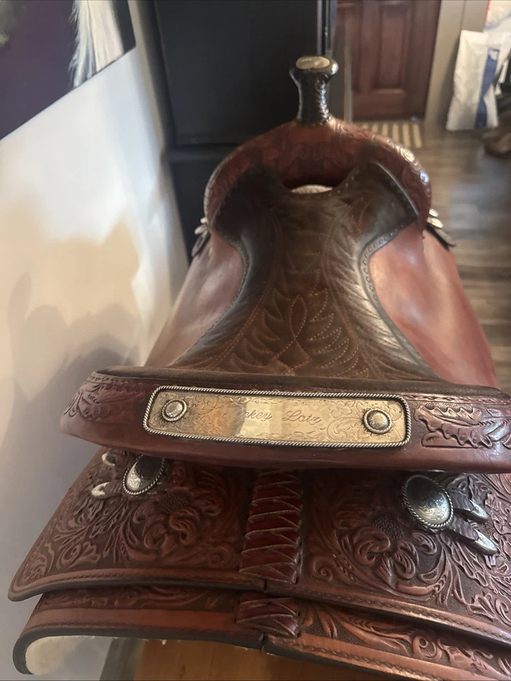 Circle Y Brand cutting and reining western Saddle, 16 In. Great Condition! - Image 3 of 4