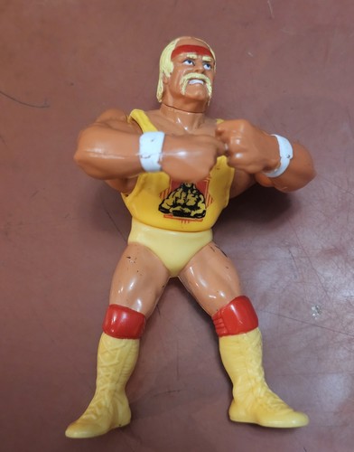 1991  Hasbro Titan Sports WWF WWE Hulk Hogan Bear ...