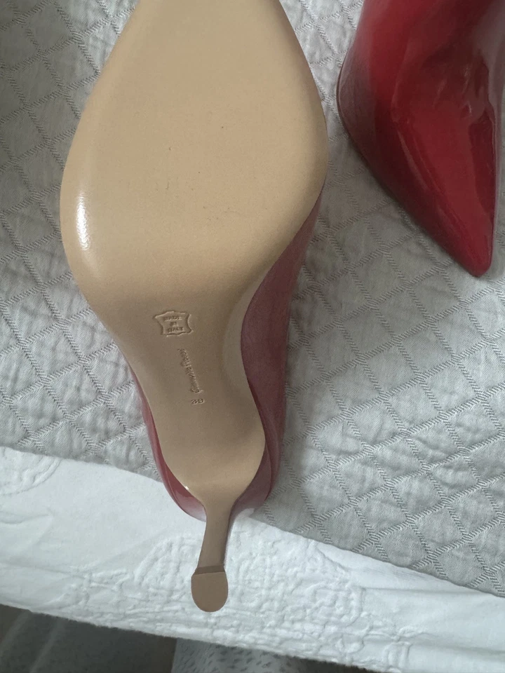 Mulas High Hill de cuero rojo para paciente de Gianvito Rossi Foto 2 de 4