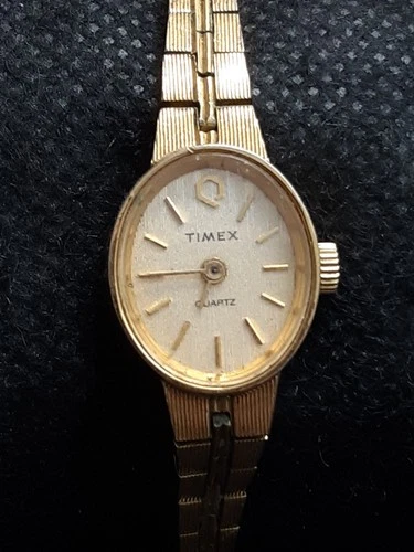 Vintage Timex Q Watch Women 15mm Gold Tone Oval Dial T Cell New Battery 6.3"