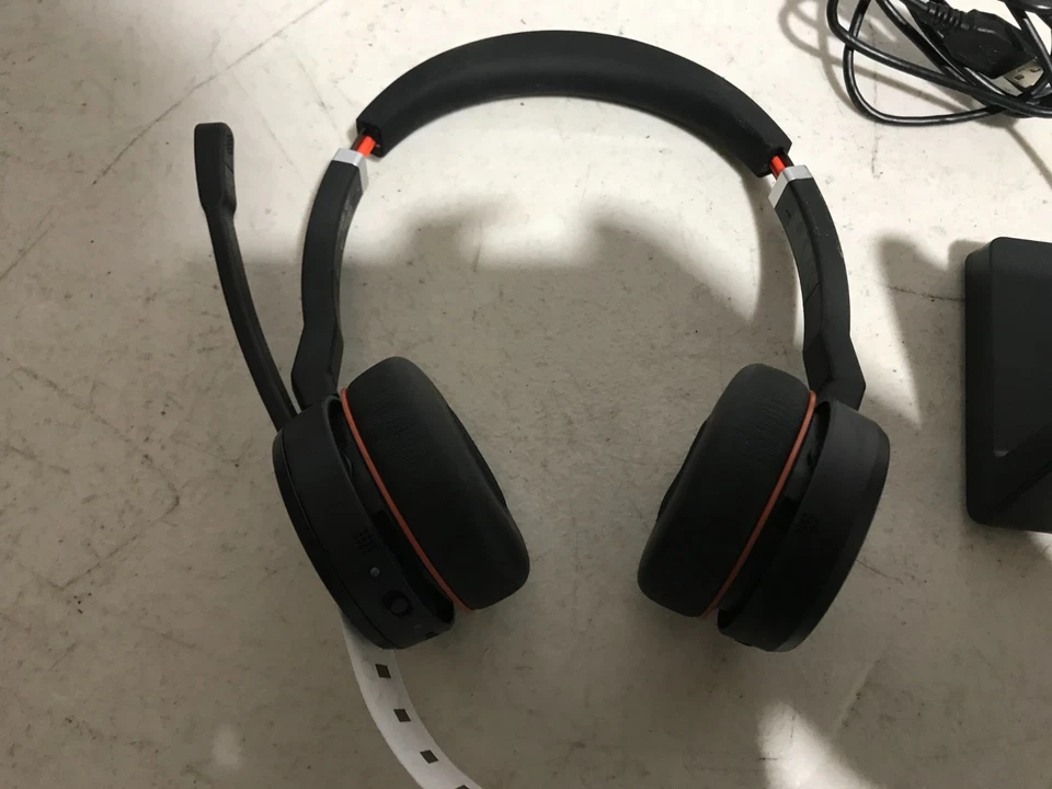 Jabra | Evolve 75 | Stereo Bluetooth Headset | Microphone | Headphones | WFH - image 2 of 4