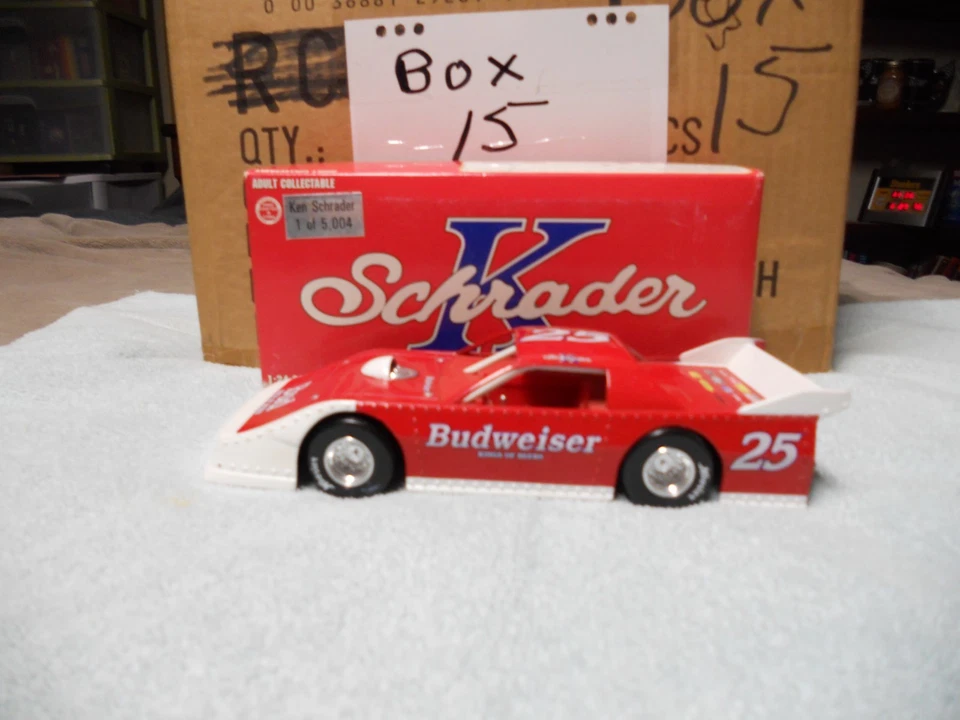 1/24 Action 1995 Ken Schrader Budweiser Dirt Late Model - Image 2 of 4